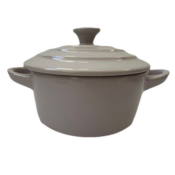 Le Creuset Mini Cocotte Petite Round Casserole 8 oz Stoneware Lavender 0.25L NOS - Picture 9 of 11